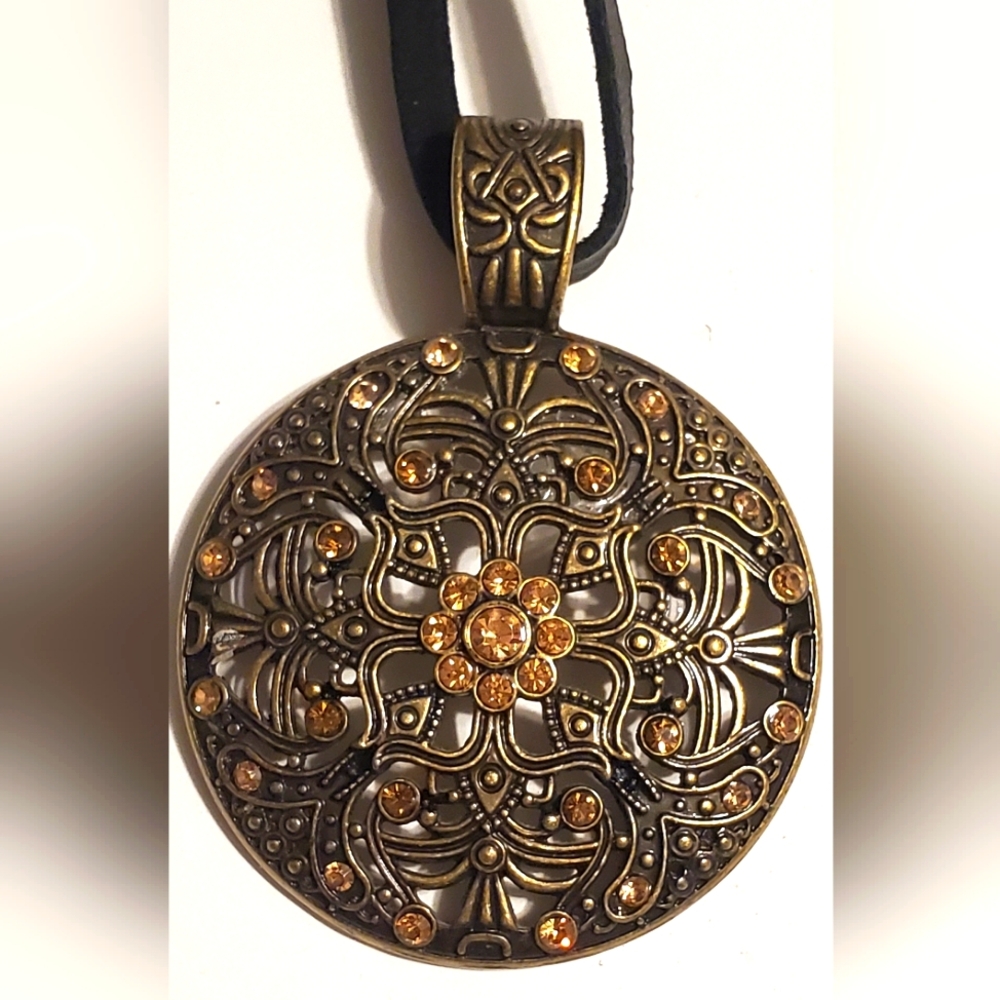Lia Sophia pendant
